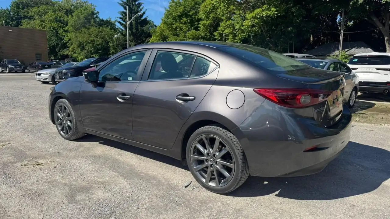 Mazda 3 снимка Mazda 3