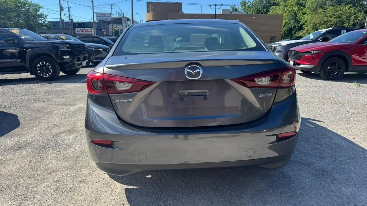 Mazda 3 снимка Mazda 3