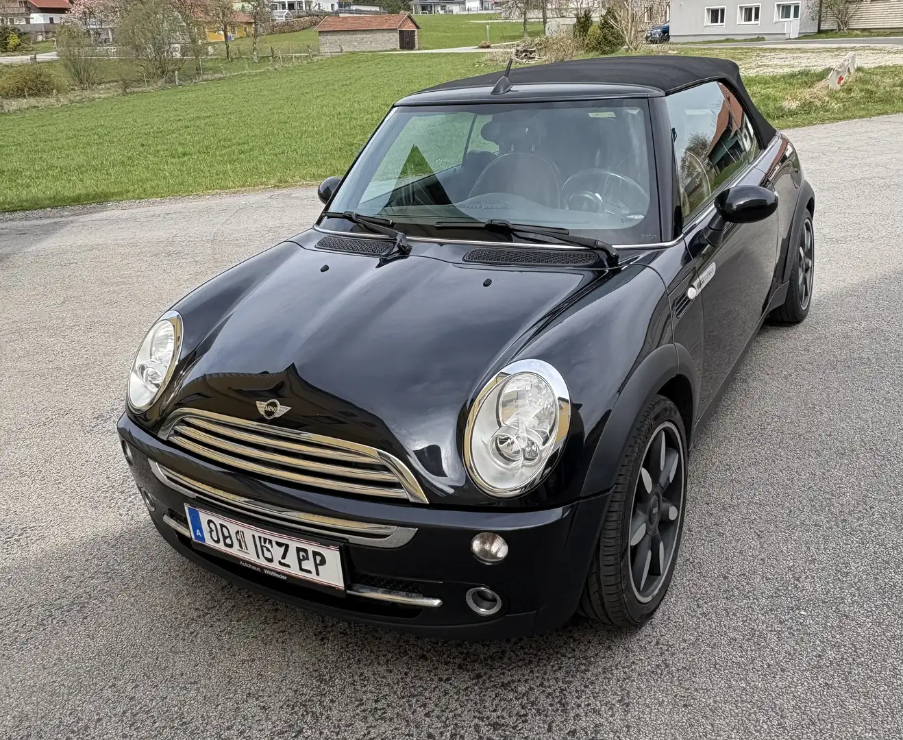 MINI One Cabrio Sidewalk Schwarz - 2
