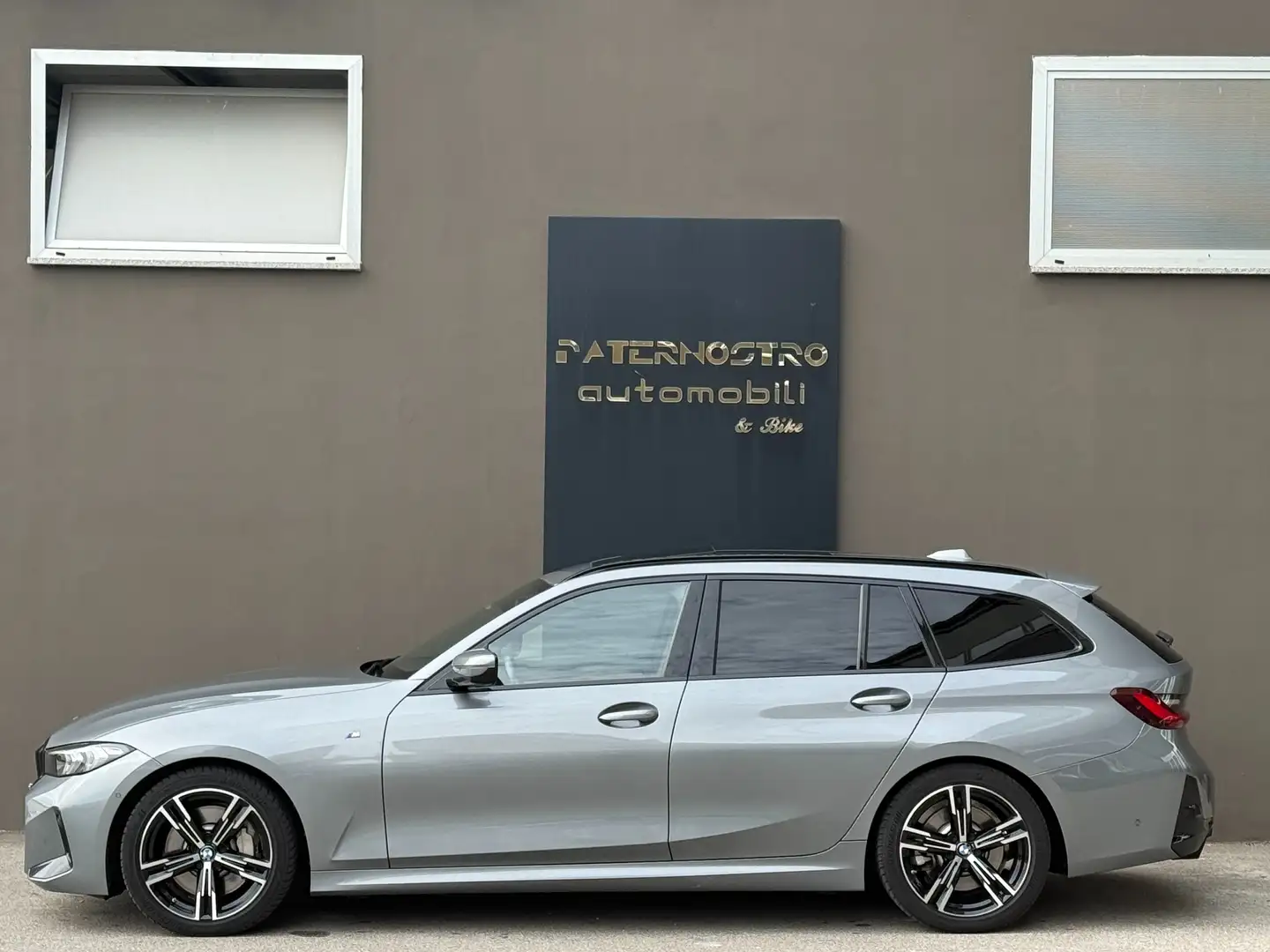 BMW 330 d Touring mhev 48V MSport auto Tetto SediliSpotivi Grijs - 2