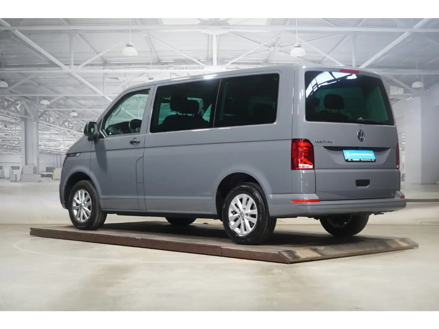 Volkswagen T6.1 Multivan 2.0 TDI DSG KR Trendline 7-Sitzer NA Grau - 2