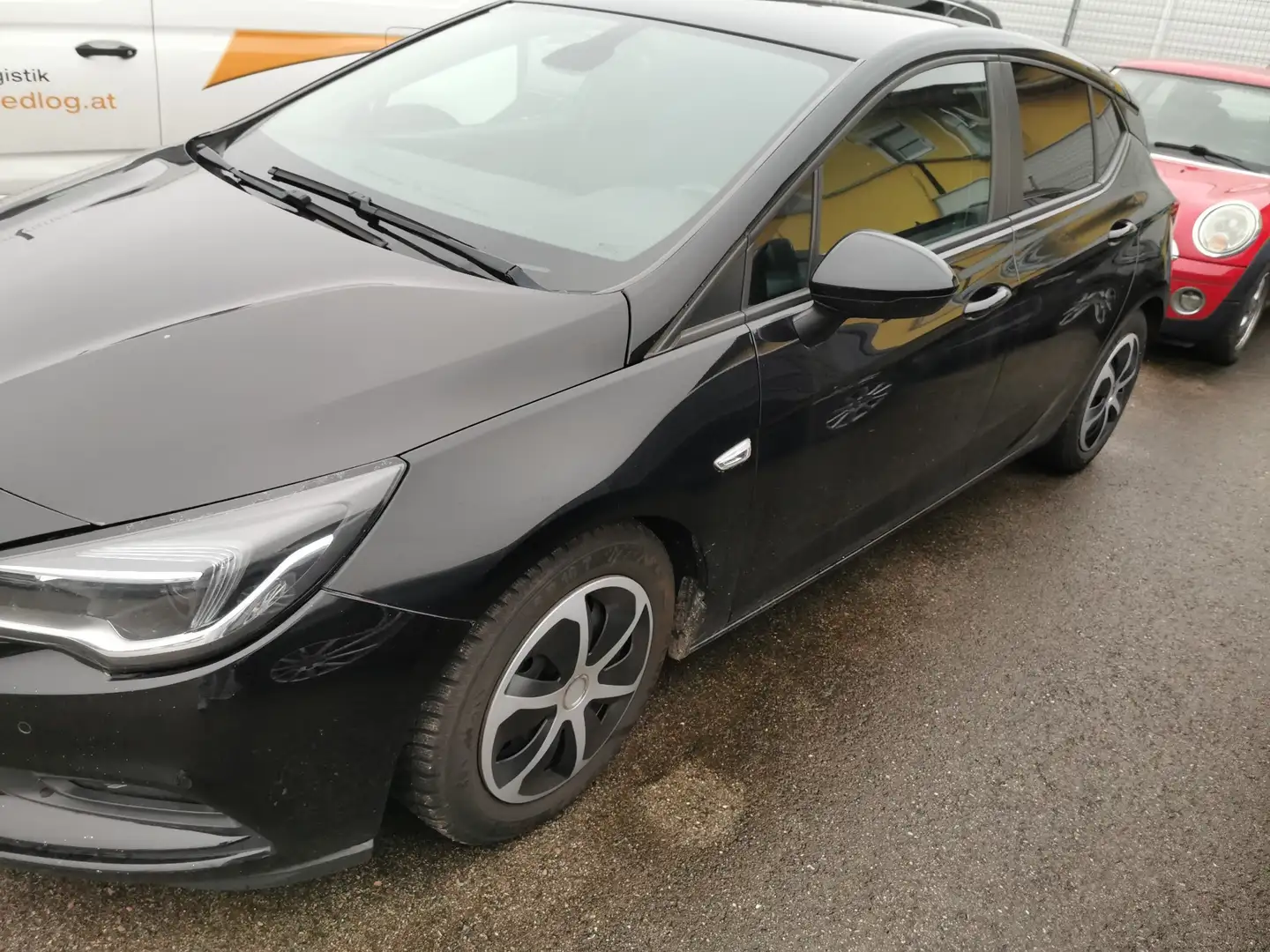 Opel Astra Edition Schwarz - 2