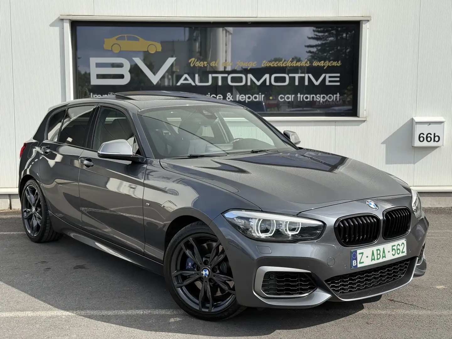 BMW 140 i xDrive automaat - PANO - Keyless - H/K - FULL!!! Grijs - 1