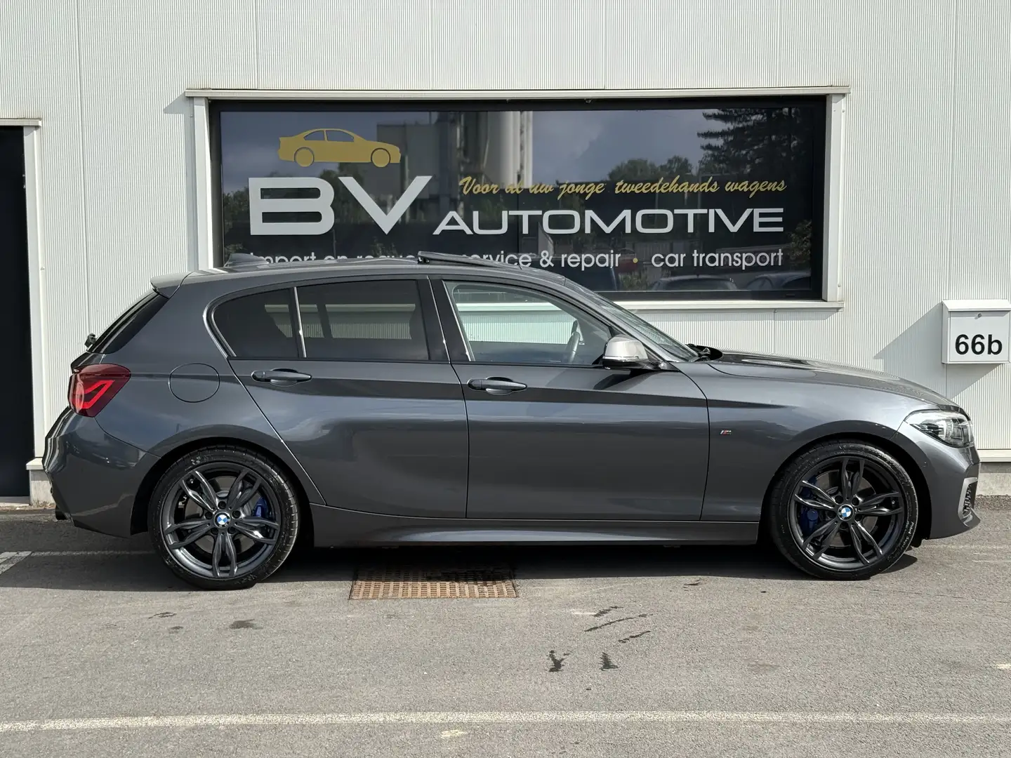 BMW 140 i xDrive automaat - PANO - Keyless - H/K - FULL!!! Grijs - 2