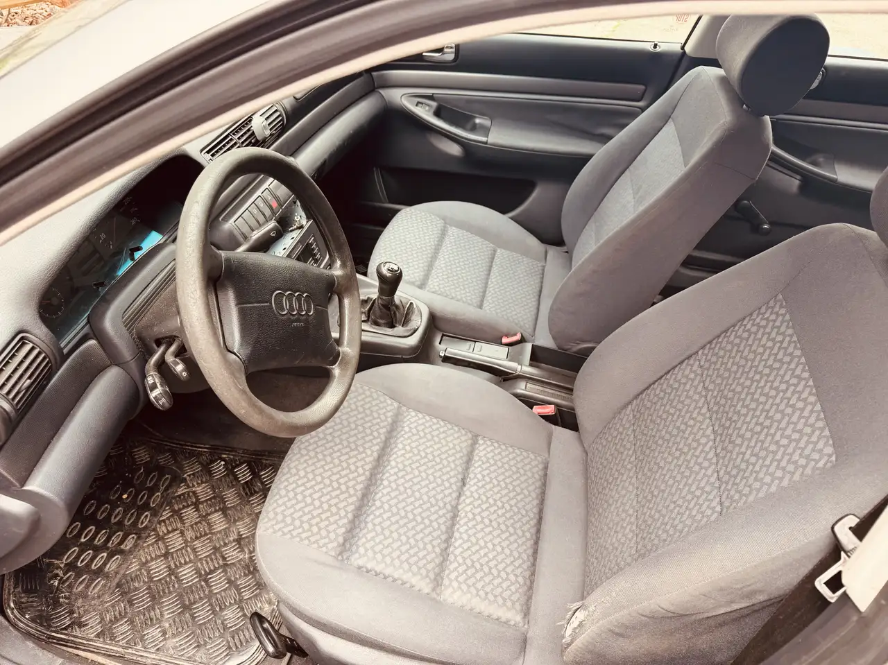 Audi A4 1.6i, foto 5