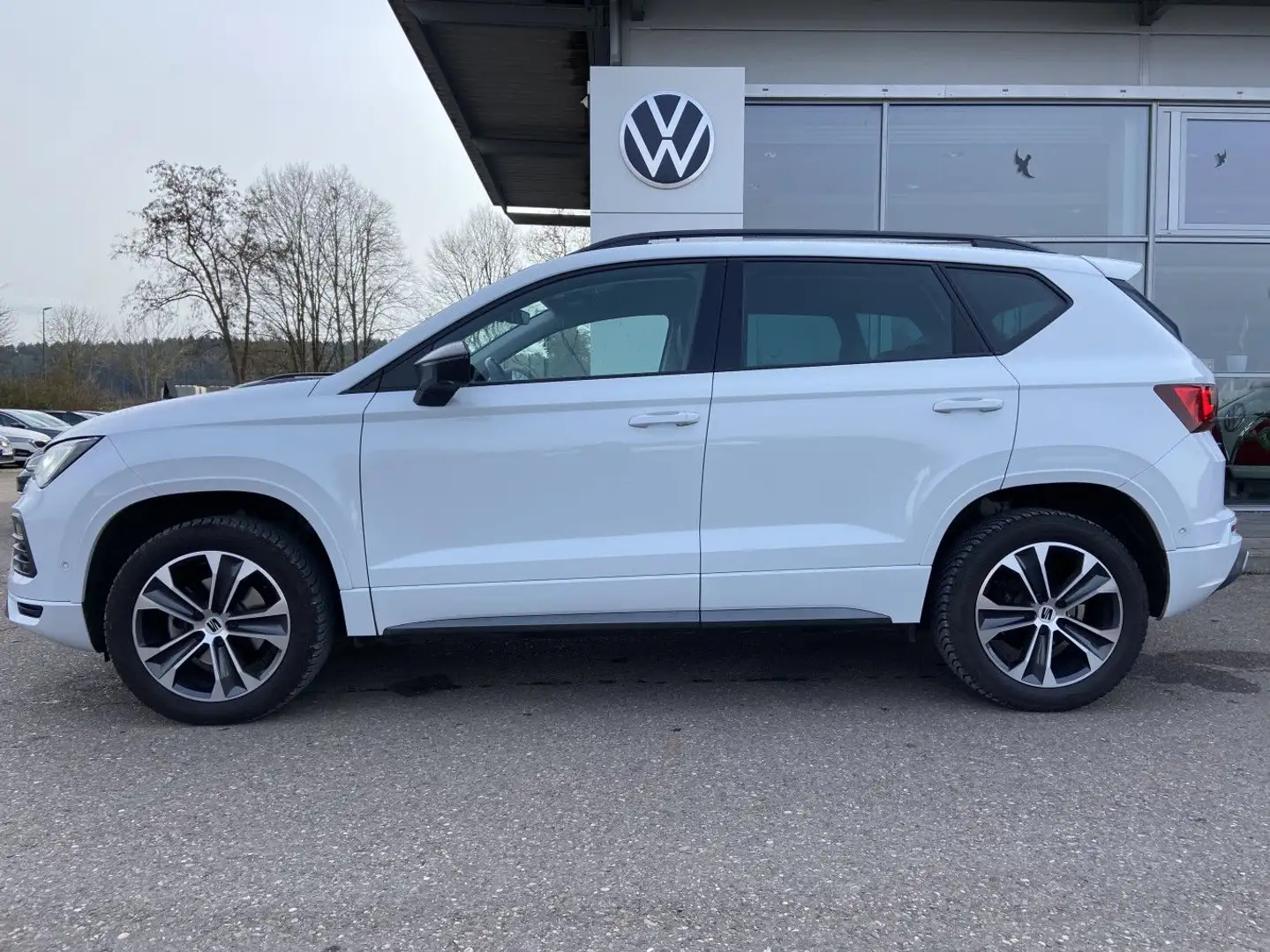SEAT Ateca 1.5 TSI DSG FR-LINE 17"+GARANTIE+NAVI-PRO+ Weiß - 2