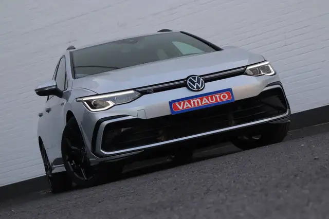 Volkswagen Golf Variant 1.5 eTSI R-Line - BlindSpot/AppConnect/Cam/Towbar/18"