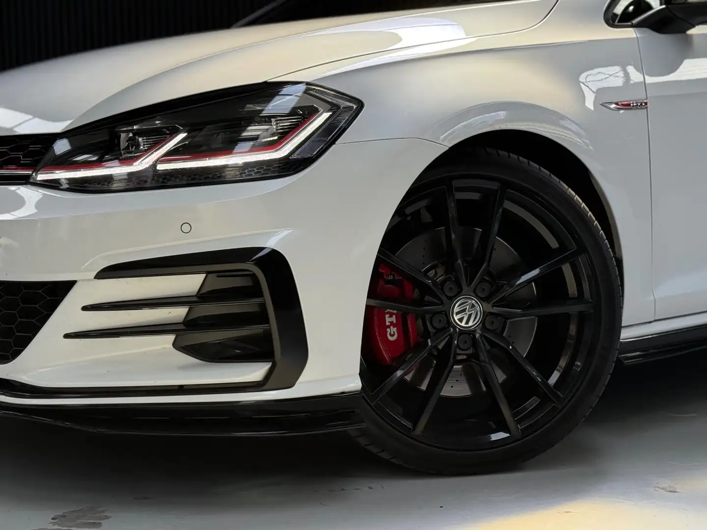 Volkswagen Golf GTI 2.0 TSI TCR Akrapovic ABT Eventuri Wit - 2