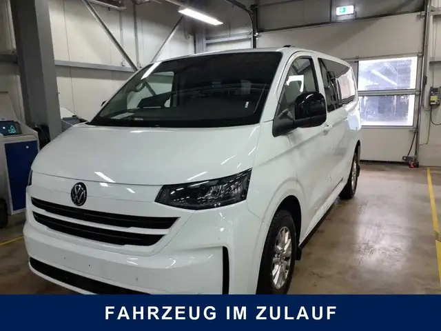 Volkswagen T7 Caravelle Caravelle Life 2.0 TDI Autom. 9-Sitzer 5 J. Gar.