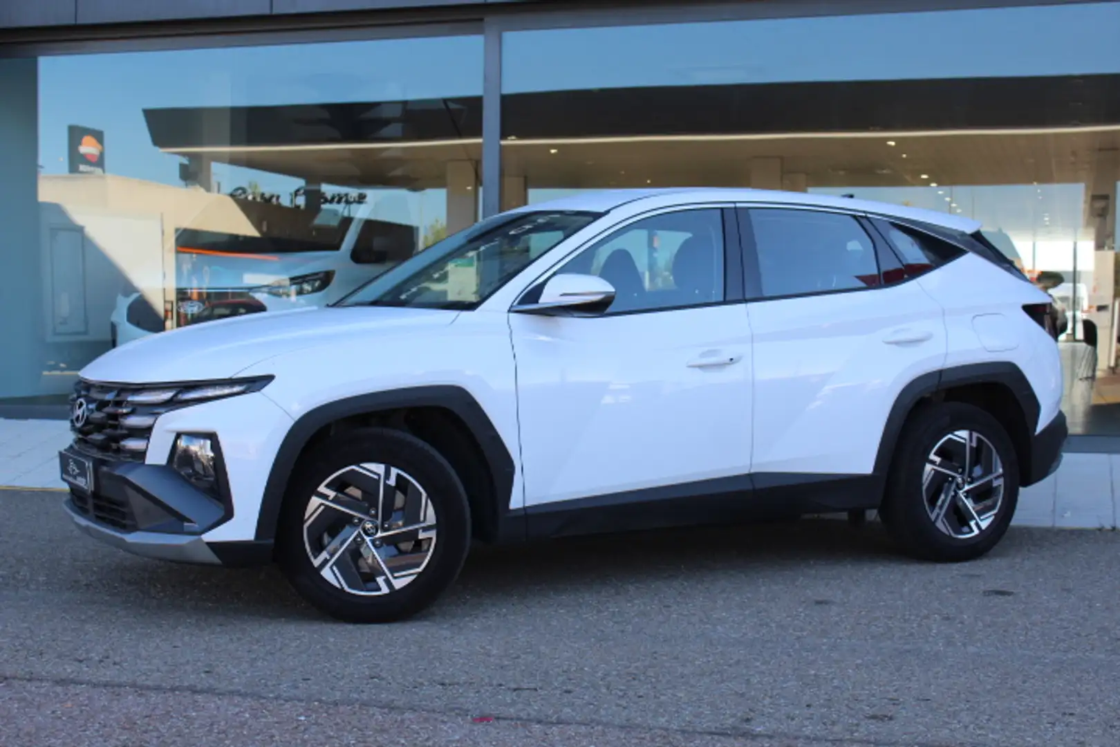 Hyundai TUCSON 1.6 T Klass Weiß - 2