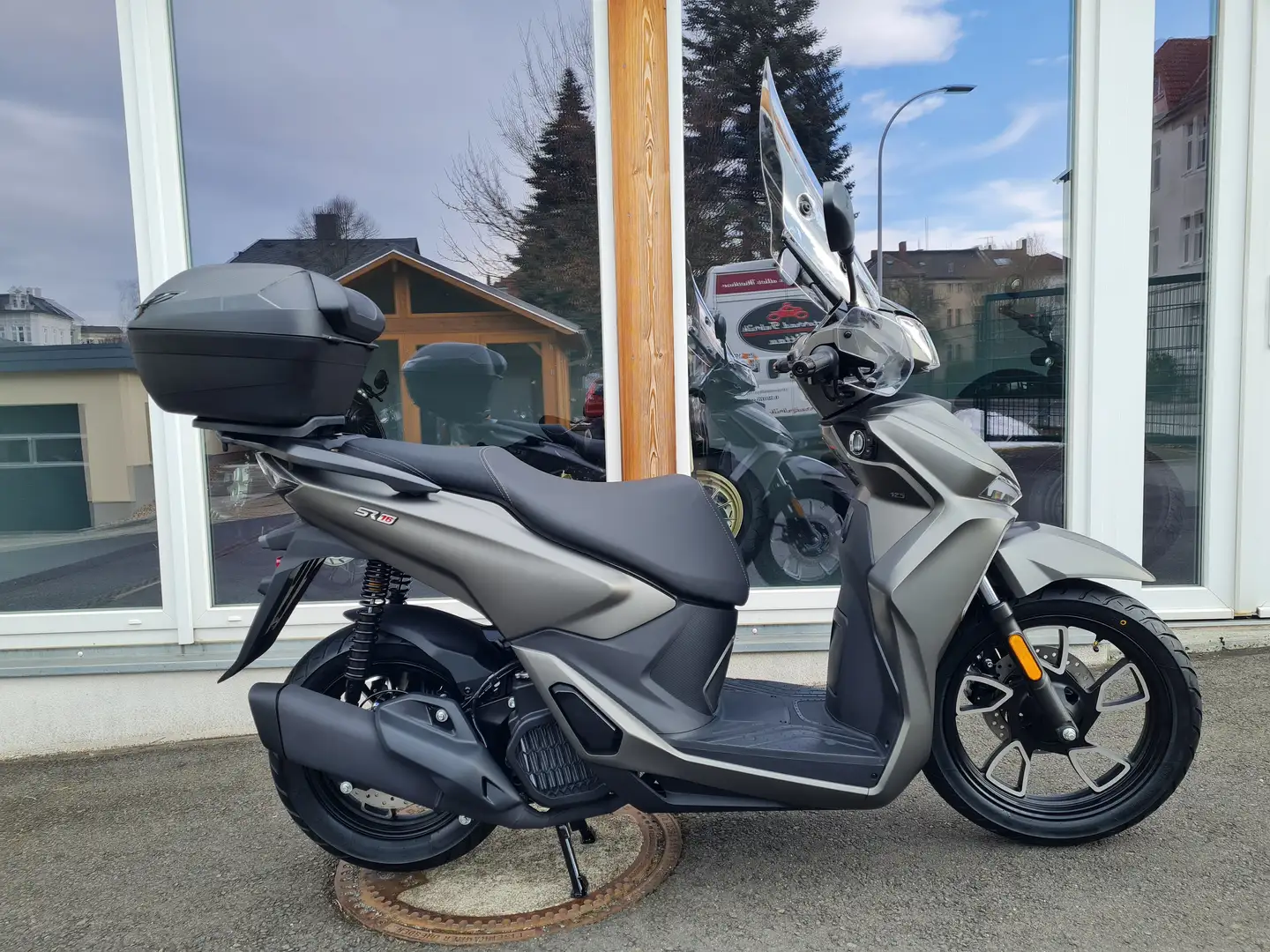Voge SR16 ABS Gris - 1
