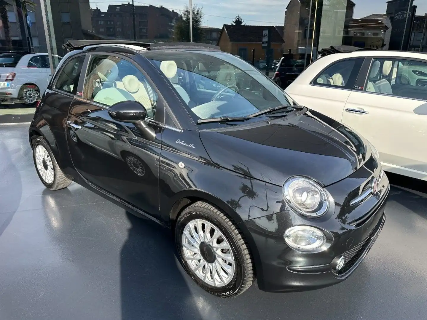 Fiat 500C 1.0 Hybrid Dolcevita Nero - 1