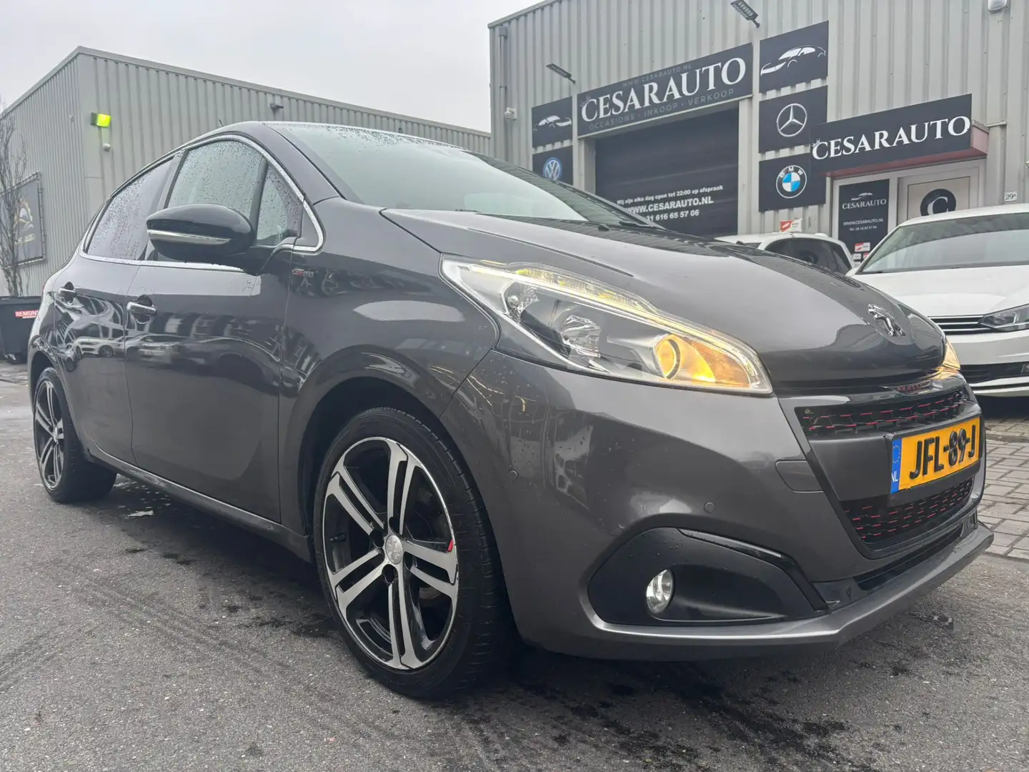 Peugeot 208 1.2 PureTech GT-line / 75 DKM / A. UITRIJCAMERA Gris - 1