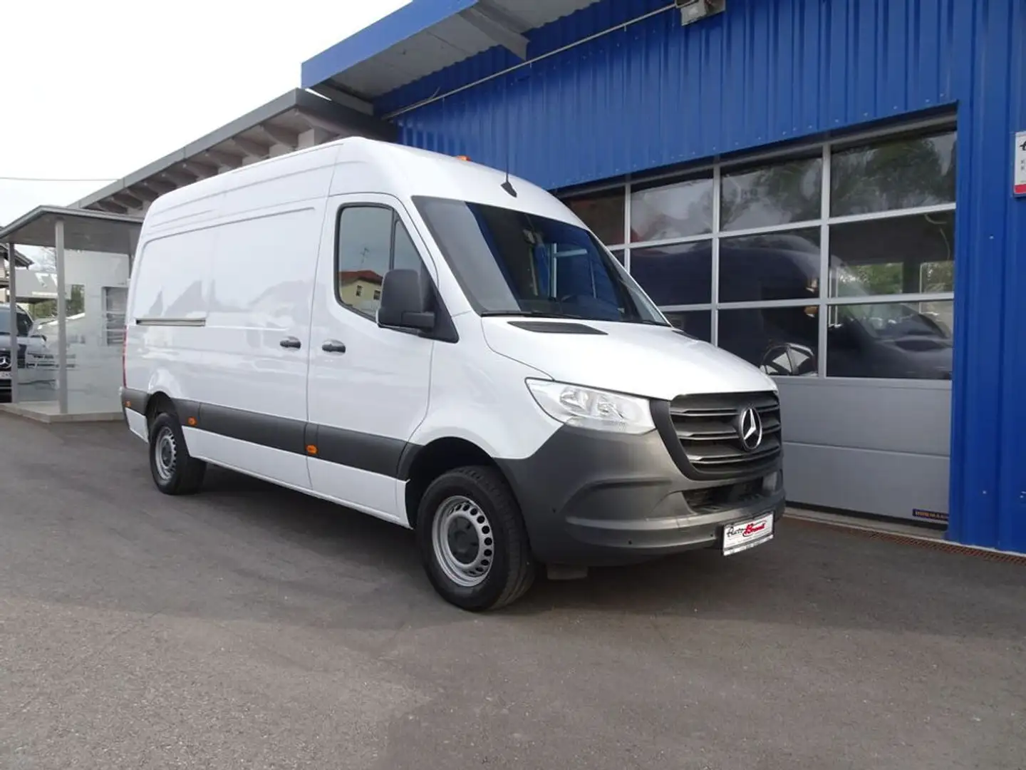 Mercedes-Benz Sprinter 317 CDI Kasten L2H2 RWD / AHK 3500 KG Weiß - 1