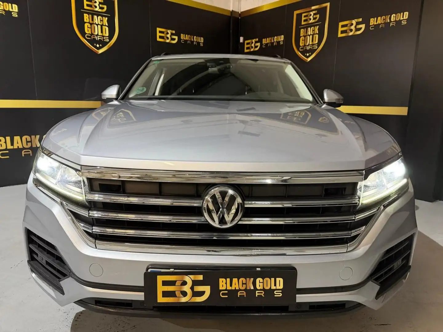 Volkswagen Touareg Pure 3.0 TDI 170kW (231CV) Tip 4Motion Gris - 2