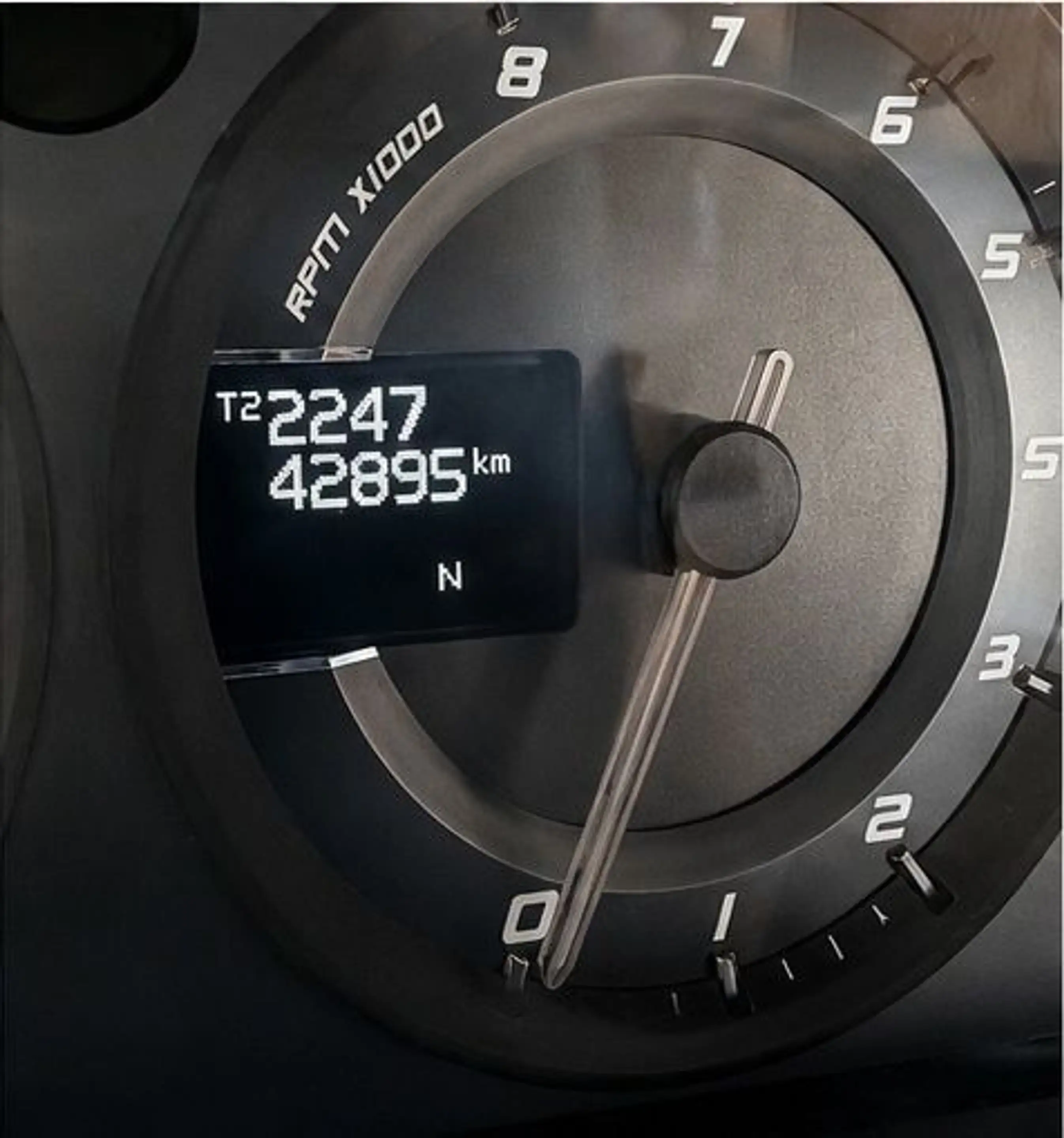 Aston Martin DB9 6.0 Volante GT — photo 11