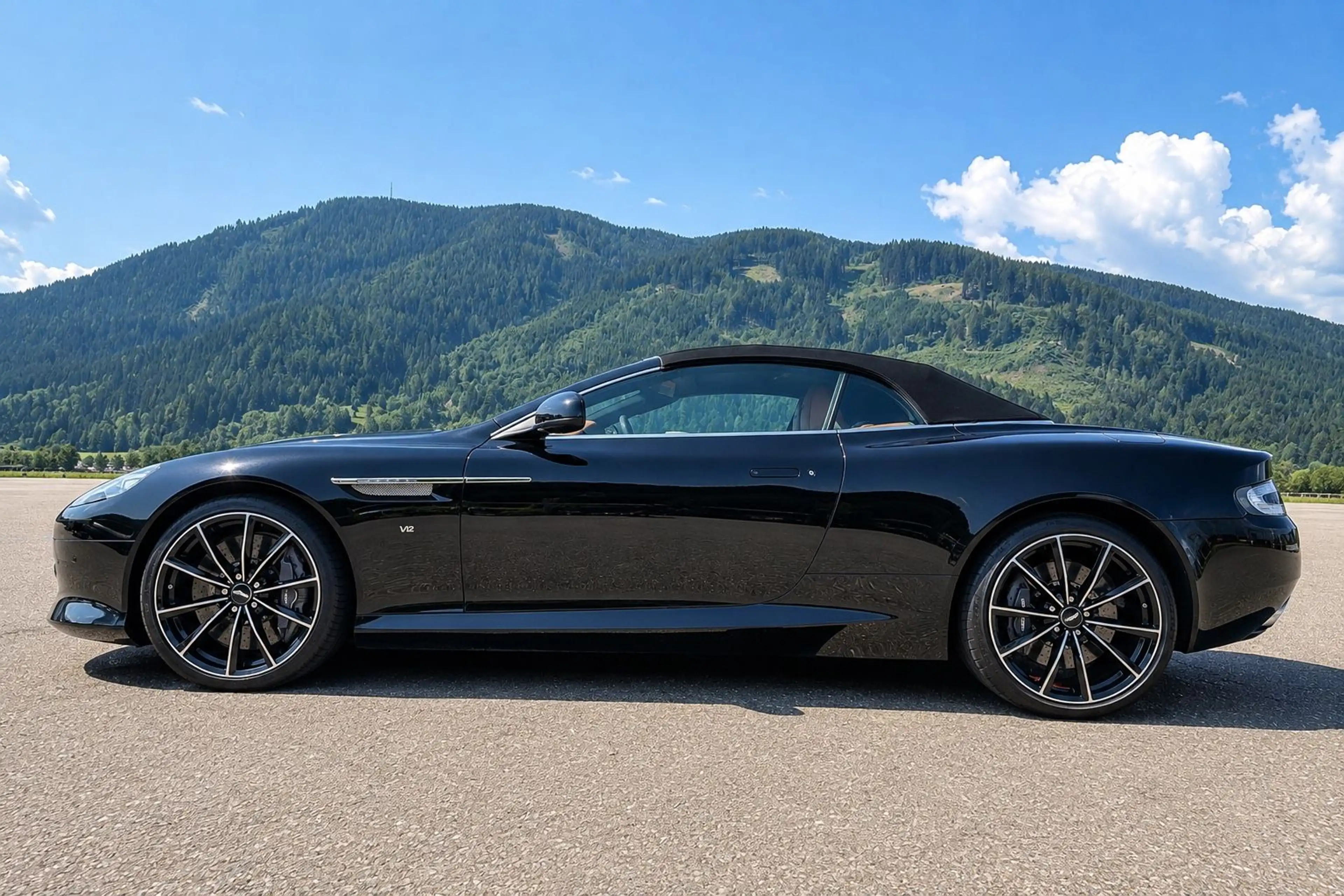 Aston Martin DB9 6.0 Volante GT — photo 2