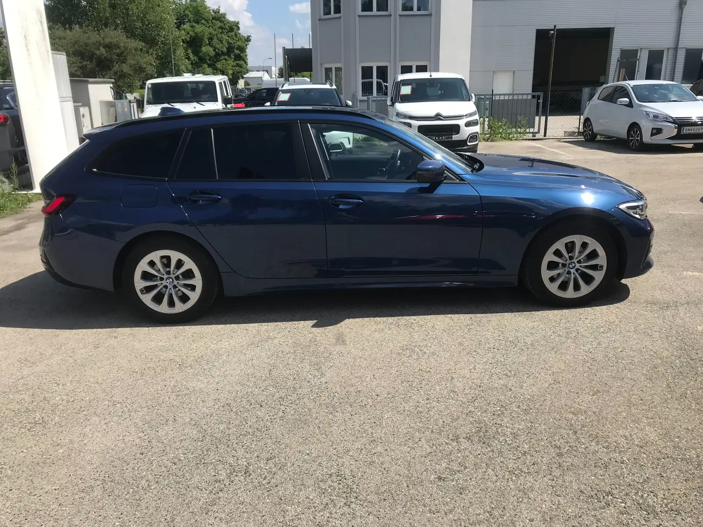 BMW 318 318d Touring Aut. Blau - 2