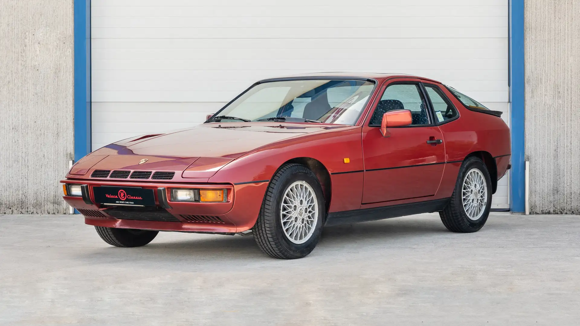 Porsche 924 2.0 Turbo Roşu - 1