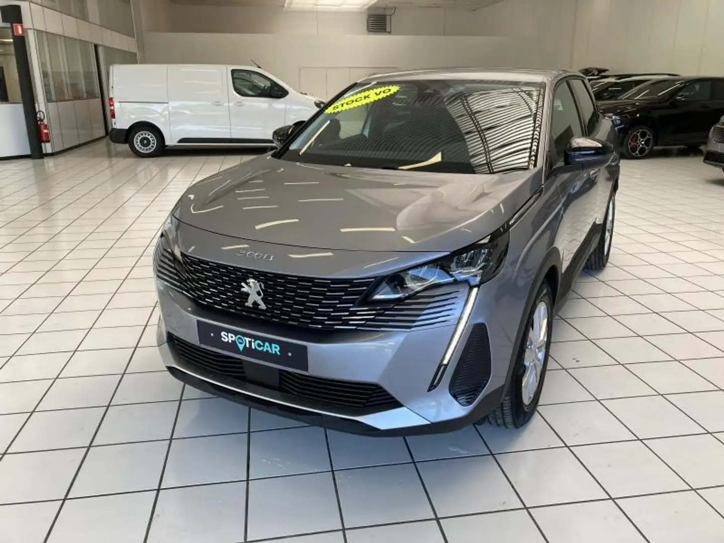 Peugeot 3008 *** Active Pack Boite auto *** Grau - 2