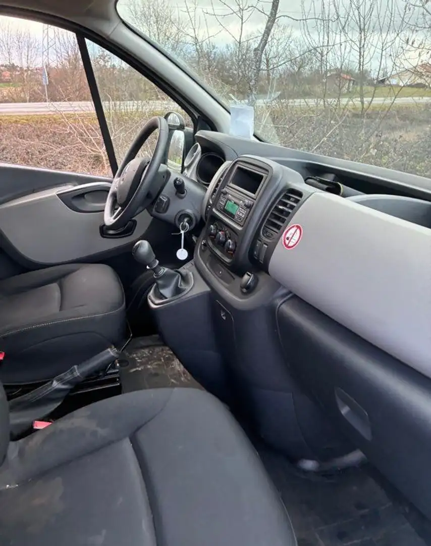 Renault Trafic 3 1.6 125cv 2017 ct vierge attelage galerie - 2