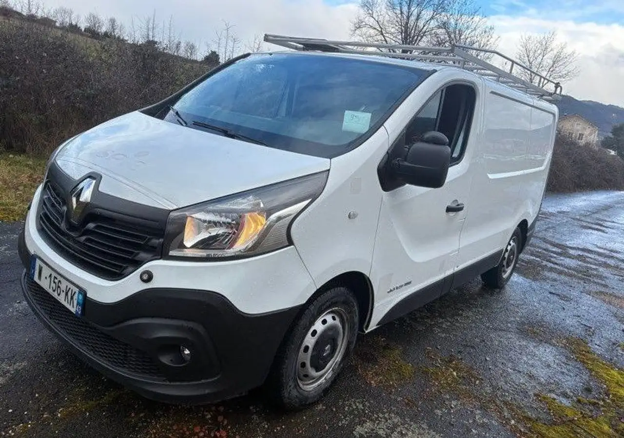 Renault Trafic 3 1.6 125cv 2017 ct vierge attelage gale