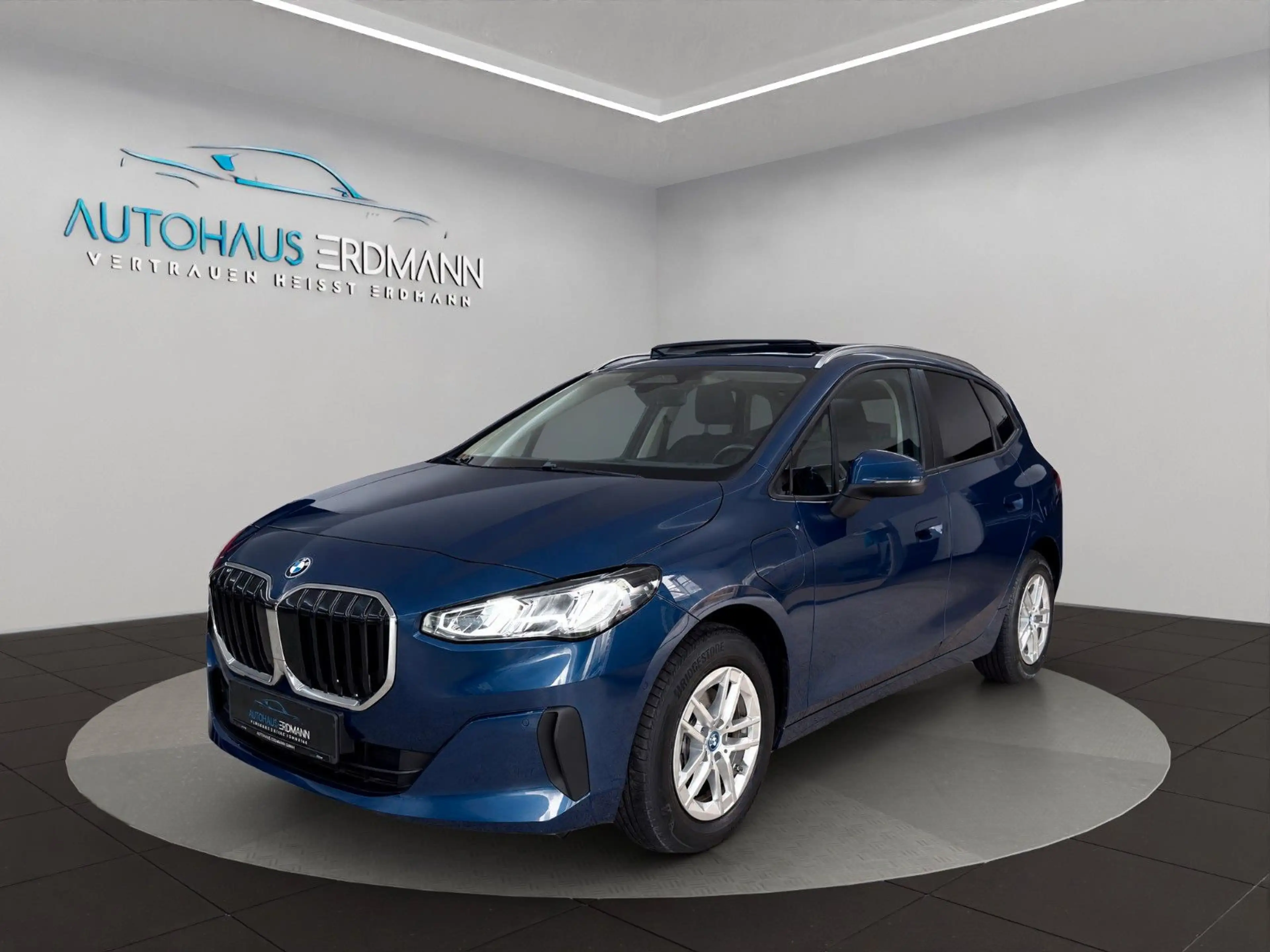 BMW 225 225e xDrive Active Tourer*H&K*Pano*Massage*Leder