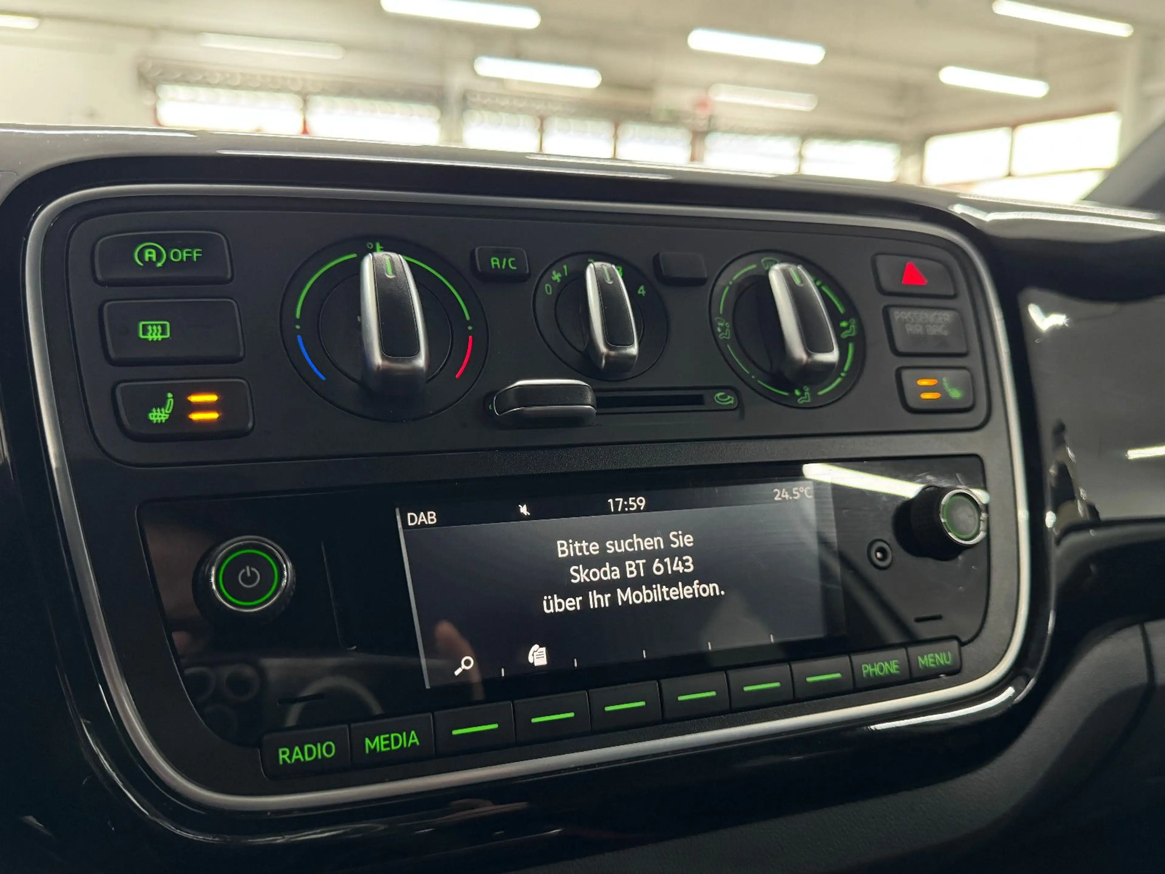 Skoda Citigo Monte Carlo Aut. DAB/PDC/SHZ/1.HD/U-FREI! — photo 14
