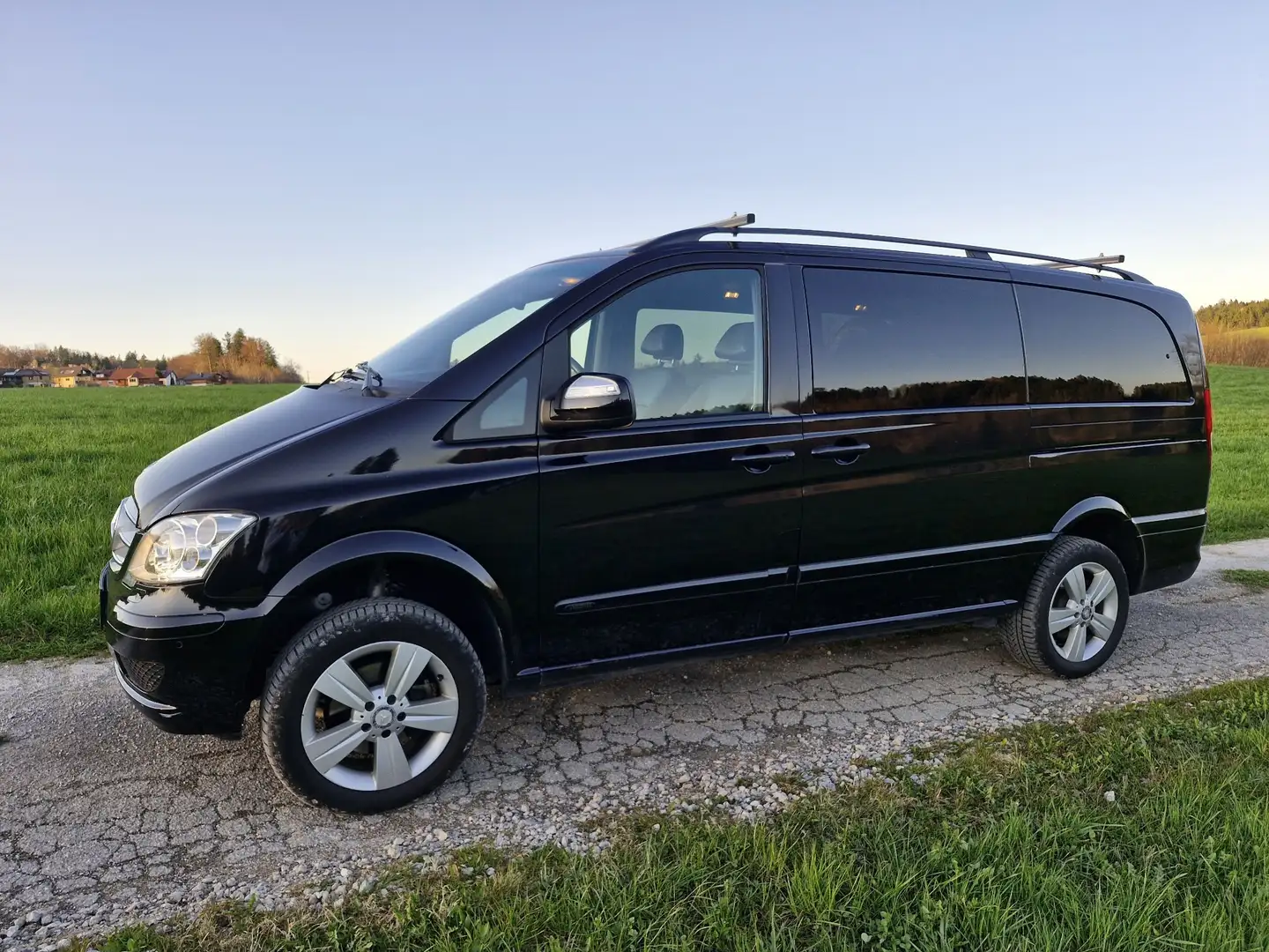 Mercedes-Benz Viano Ambiente extralang 2,2 CDI BlueEff. DPF 4MATIC Aut Schwarz - 2