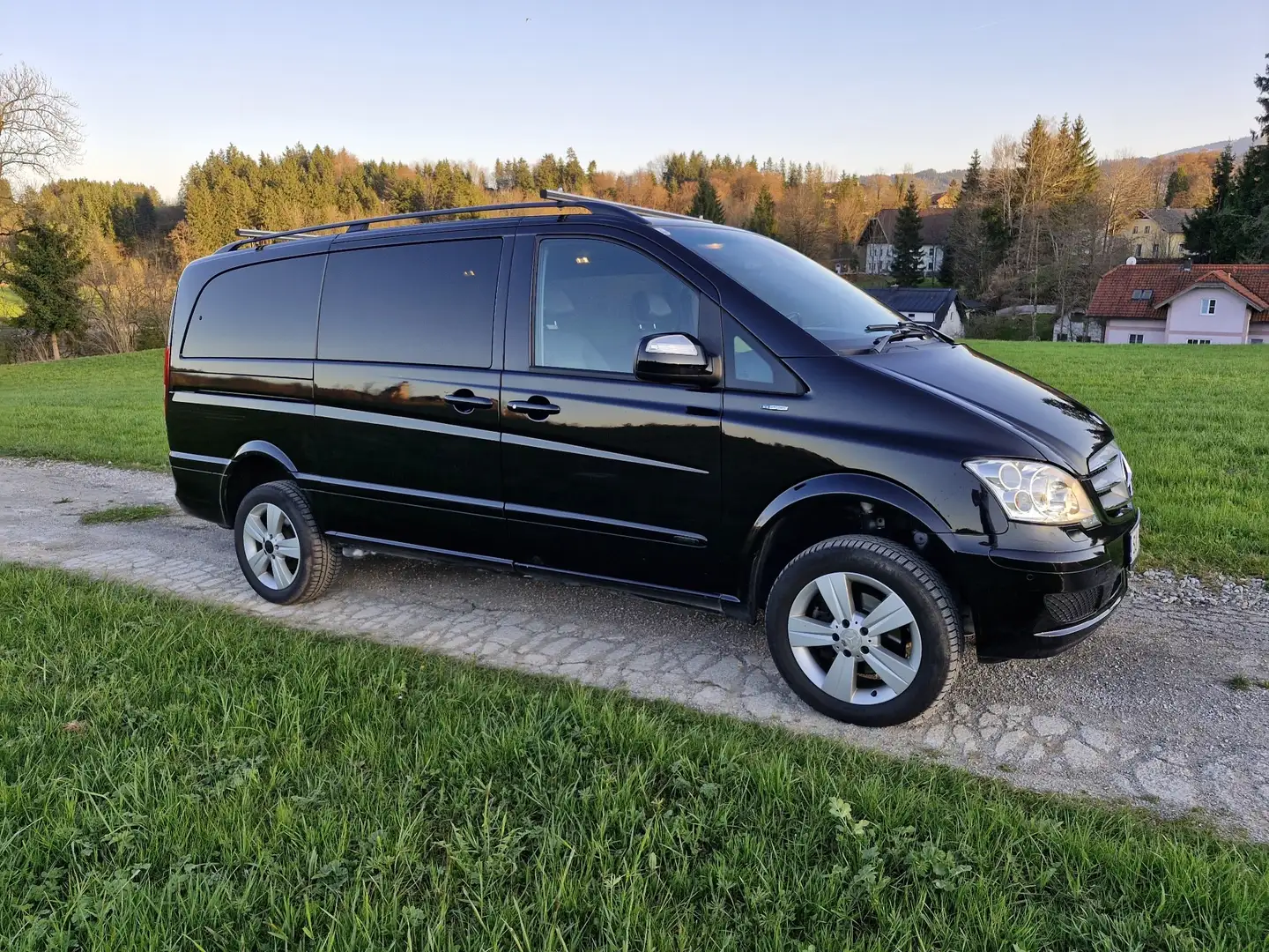 Mercedes-Benz Viano Ambiente extralang 2,2 CDI BlueEff. DPF 4MATIC Aut Schwarz - 2