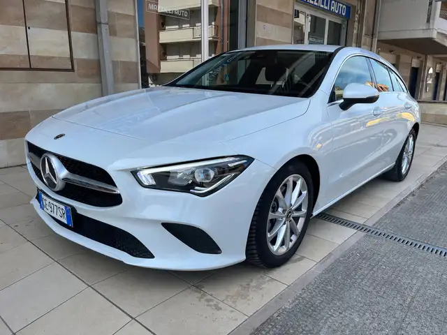 Mercedes-Benz CLA 180 Shooting Brake d Business auto