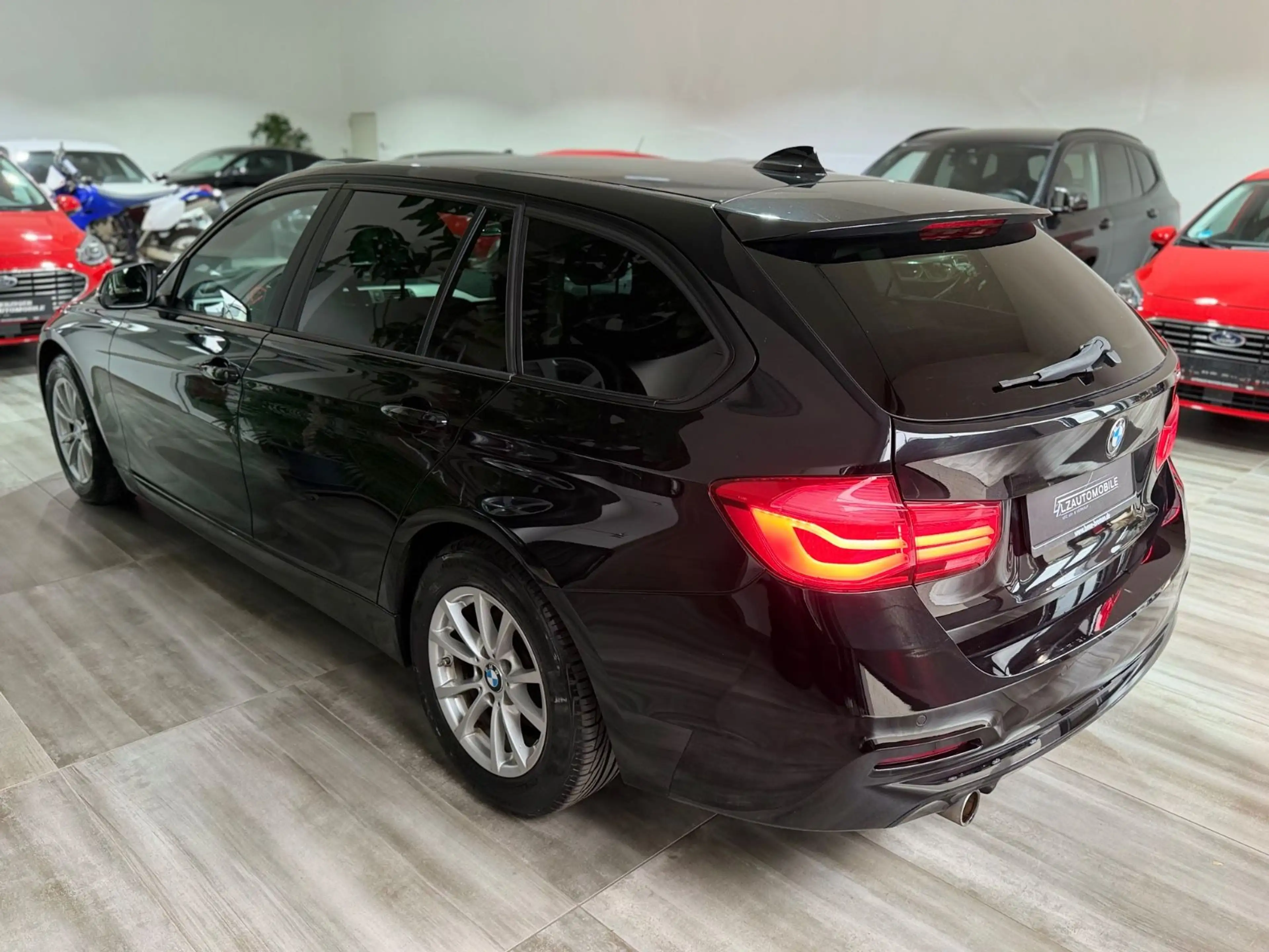 BMW 318 d Touring F31 Facelift LCI — photo 6