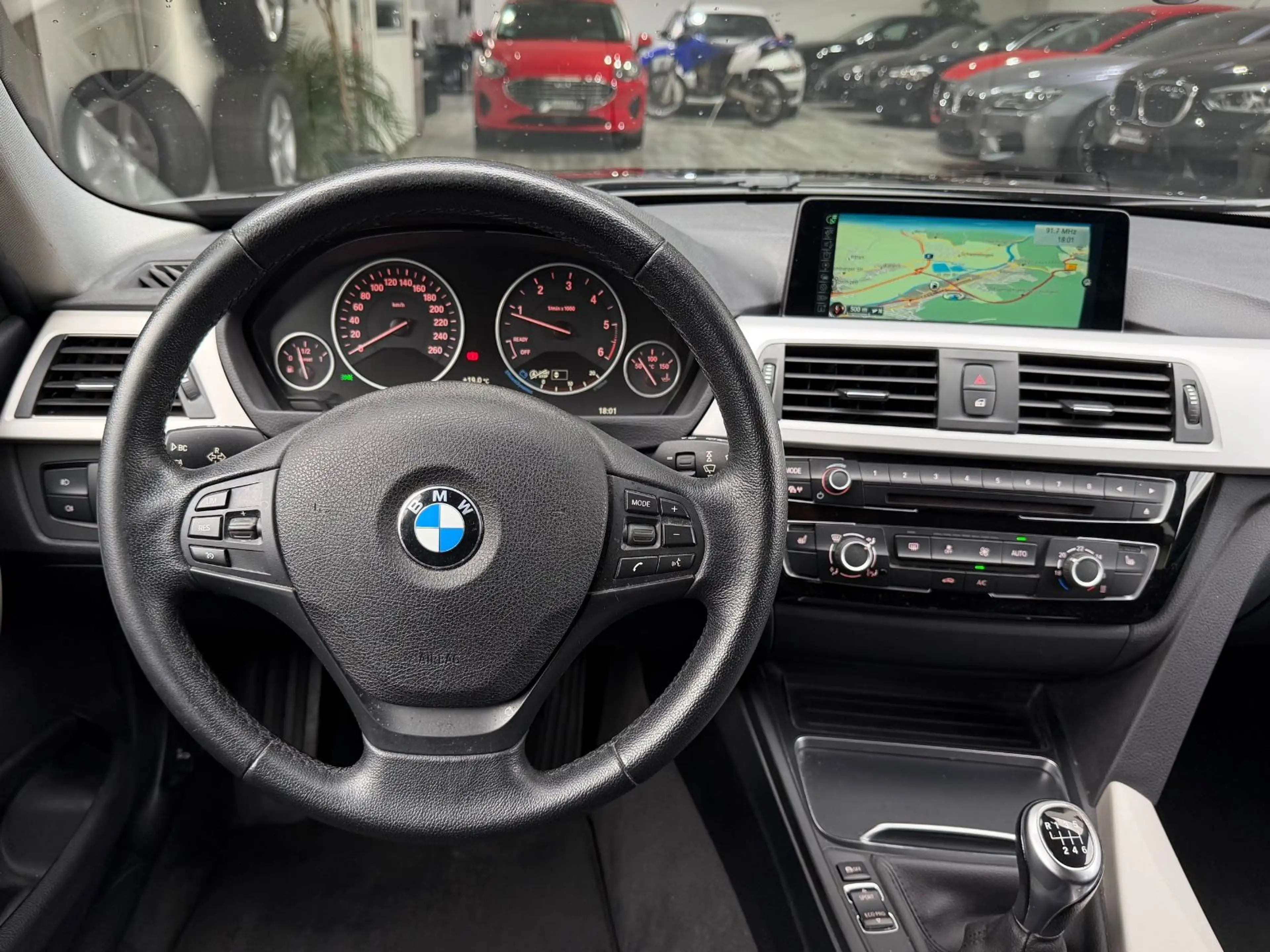 BMW 318 d Touring F31 Facelift LCI — photo 14
