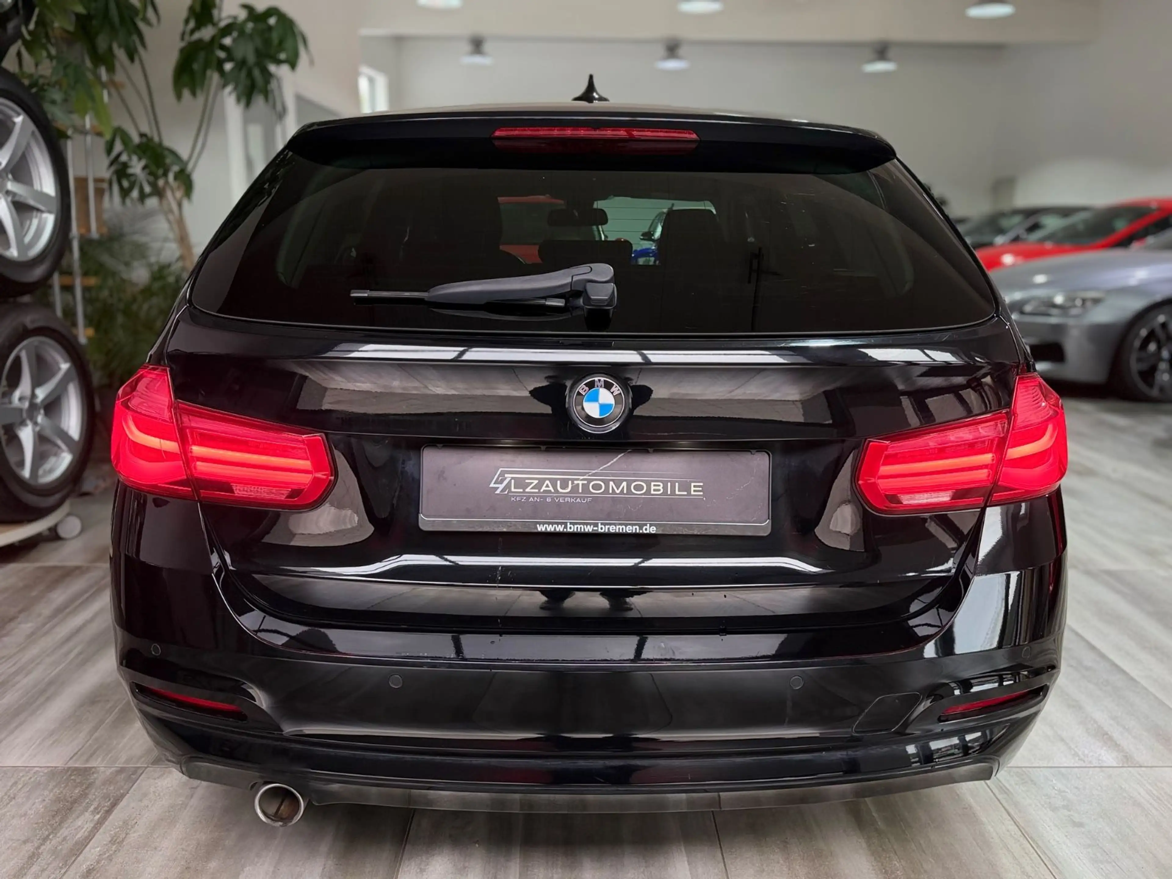 BMW 318 d Touring F31 Facelift LCI — photo 5