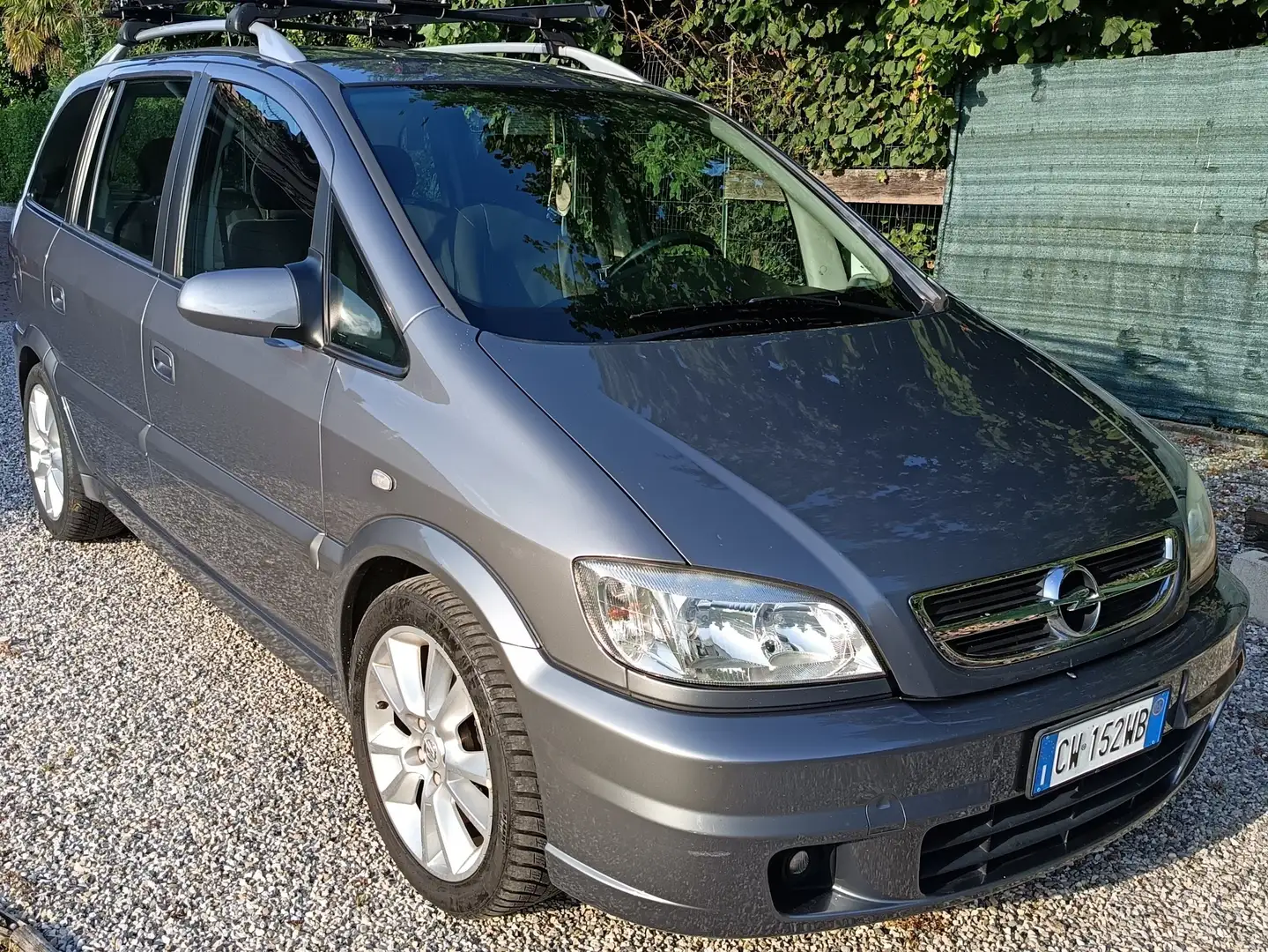 Opel Zafira Sport design 2.2 tdi Szürke - 2