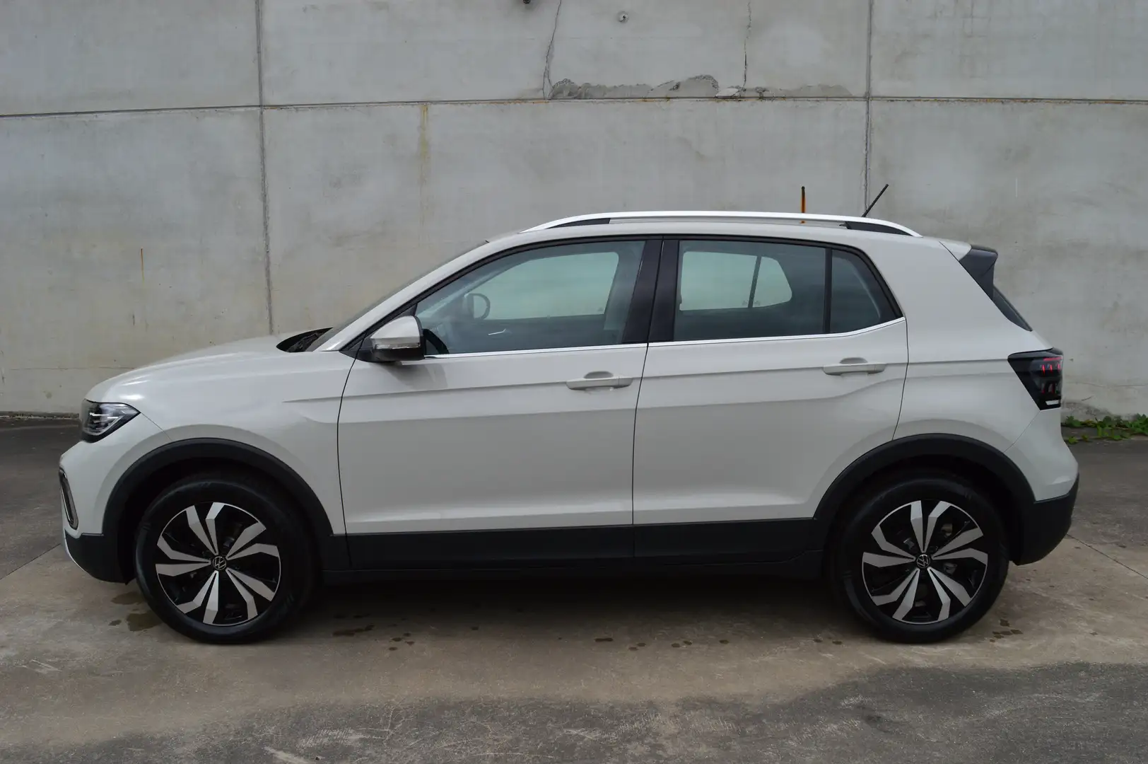 Volkswagen T-Cross Style DSG 1.0 TSI 115Pk / CARPLAY / CAMERA / LED Beige - 2