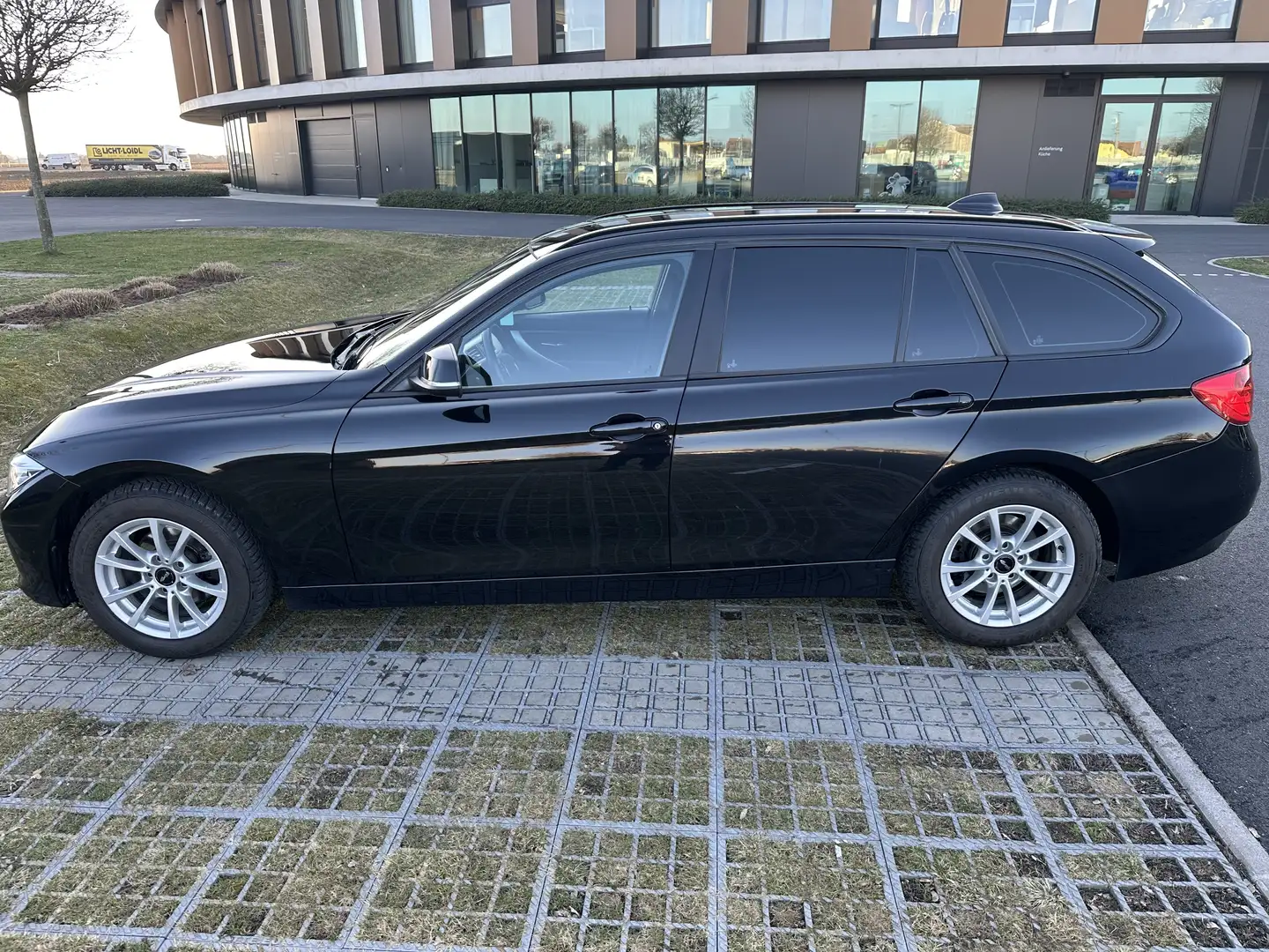 BMW 318 318d xDrive Österreich-Paket Touring - 2