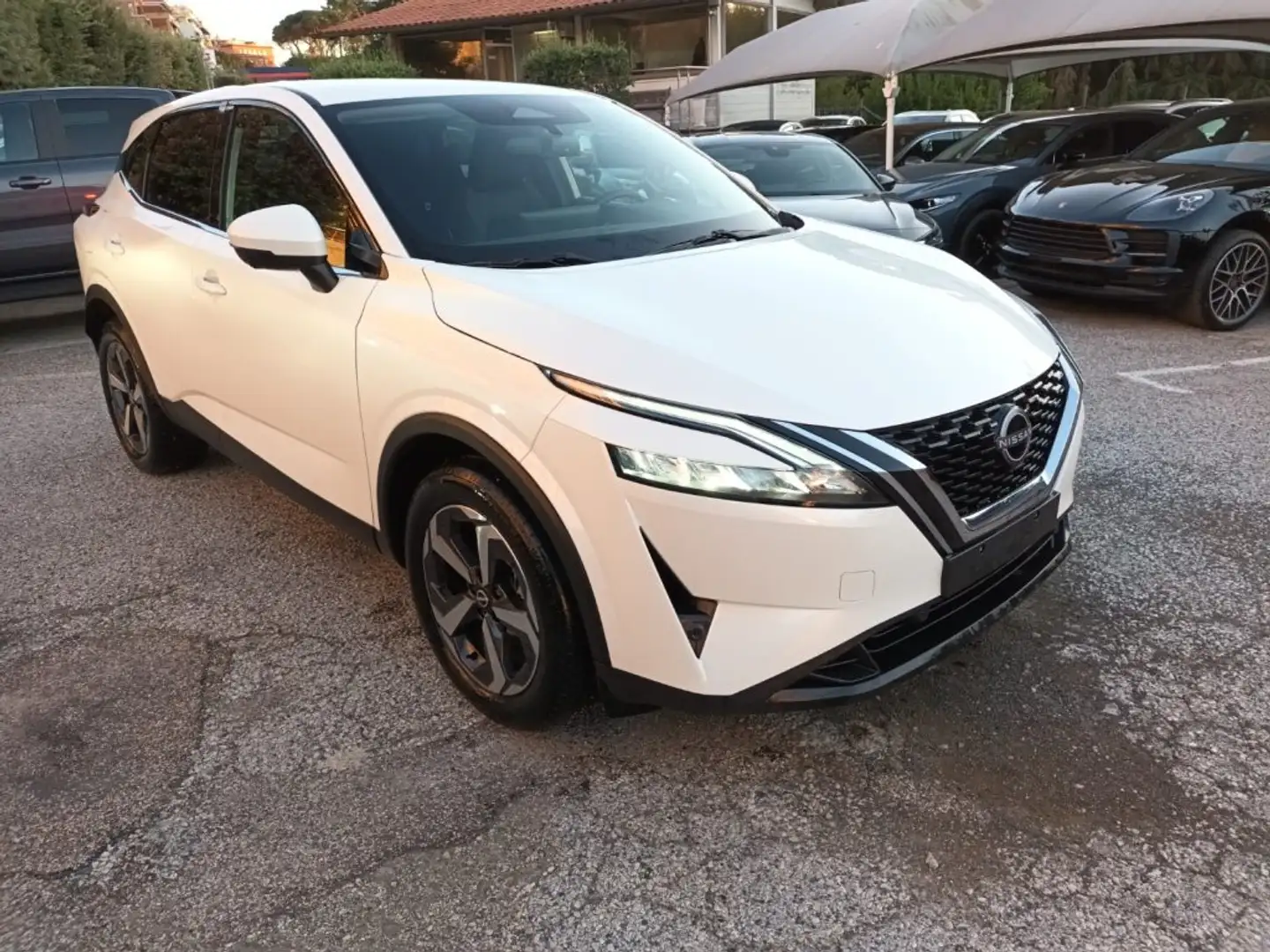 Nissan Qashqai 1300 MHEV N-CONNECTA 158CV AUTOM CAM360° ITALIA Bianco - 2