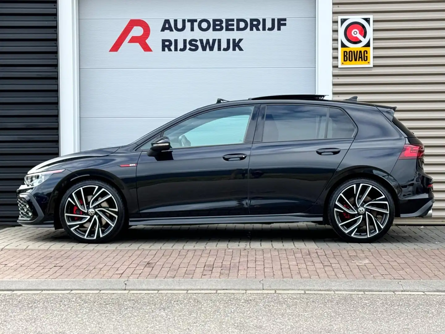 Volkswagen Golf GTI 2.0 TSI Pano/Matrix/Camera/BTW! Zwart - 2