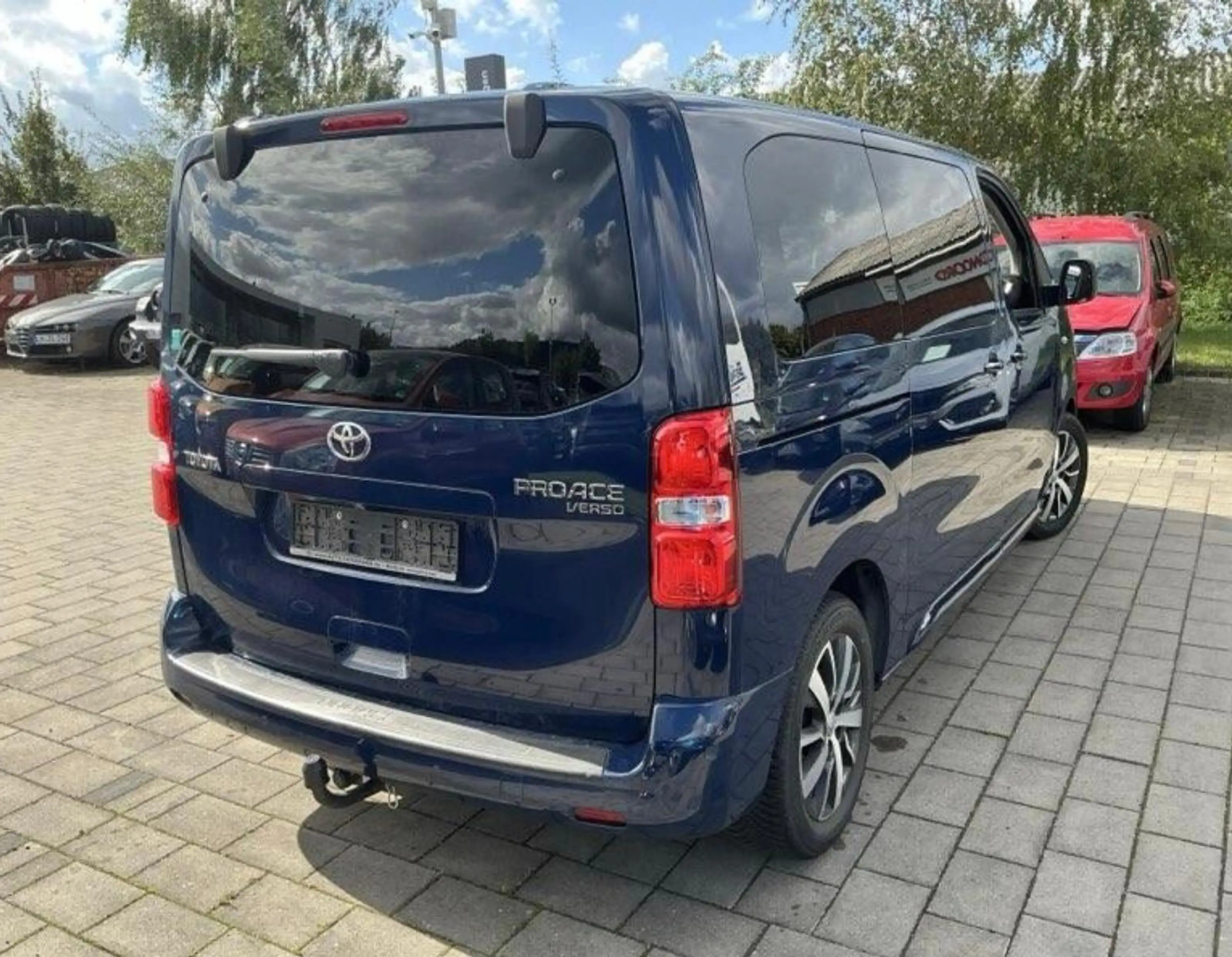 Toyota Verso L1 1.Hand Family Comf 8 Si. AHK Navi ACC — photo 2