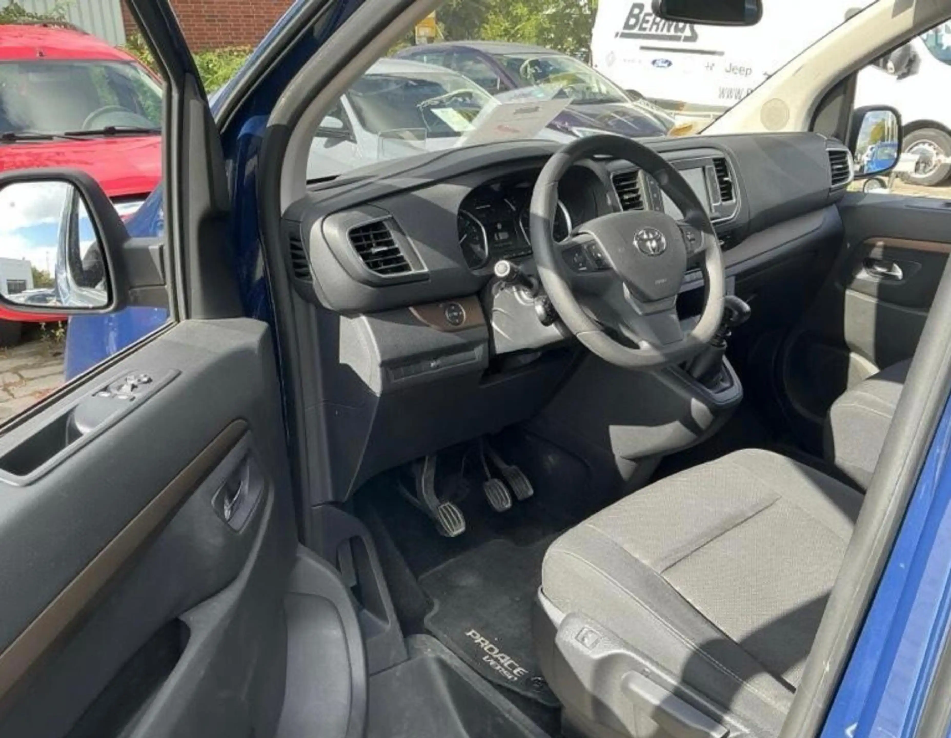 Toyota Verso L1 1.Hand Family Comf 8 Si. AHK Navi ACC — photo 9