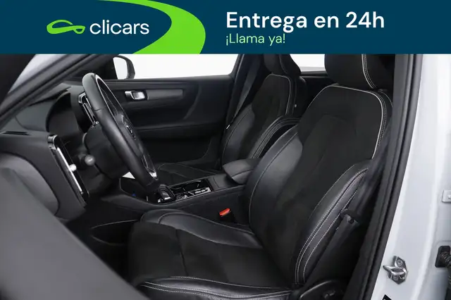 Volvo XC40 view 14