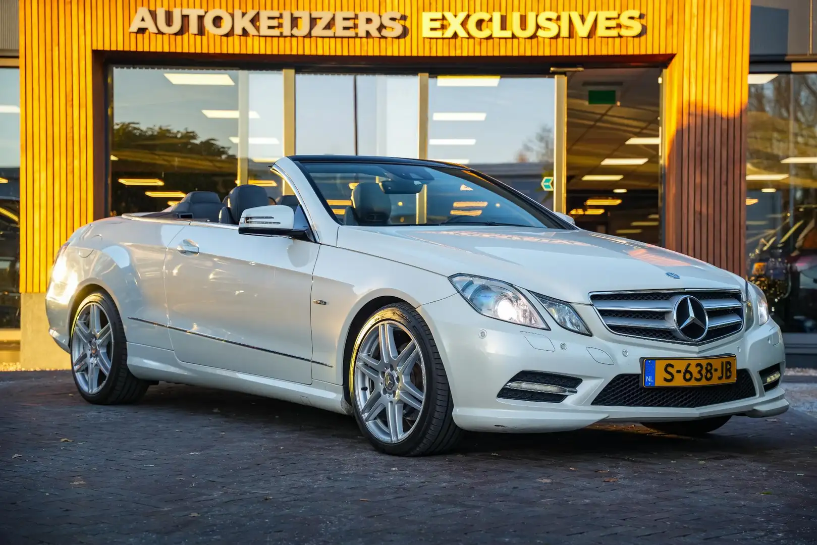 Mercedes-Benz E 250 Cabrio CGI Elegance Leder Lendesteunen Mistlampen Wit - 1