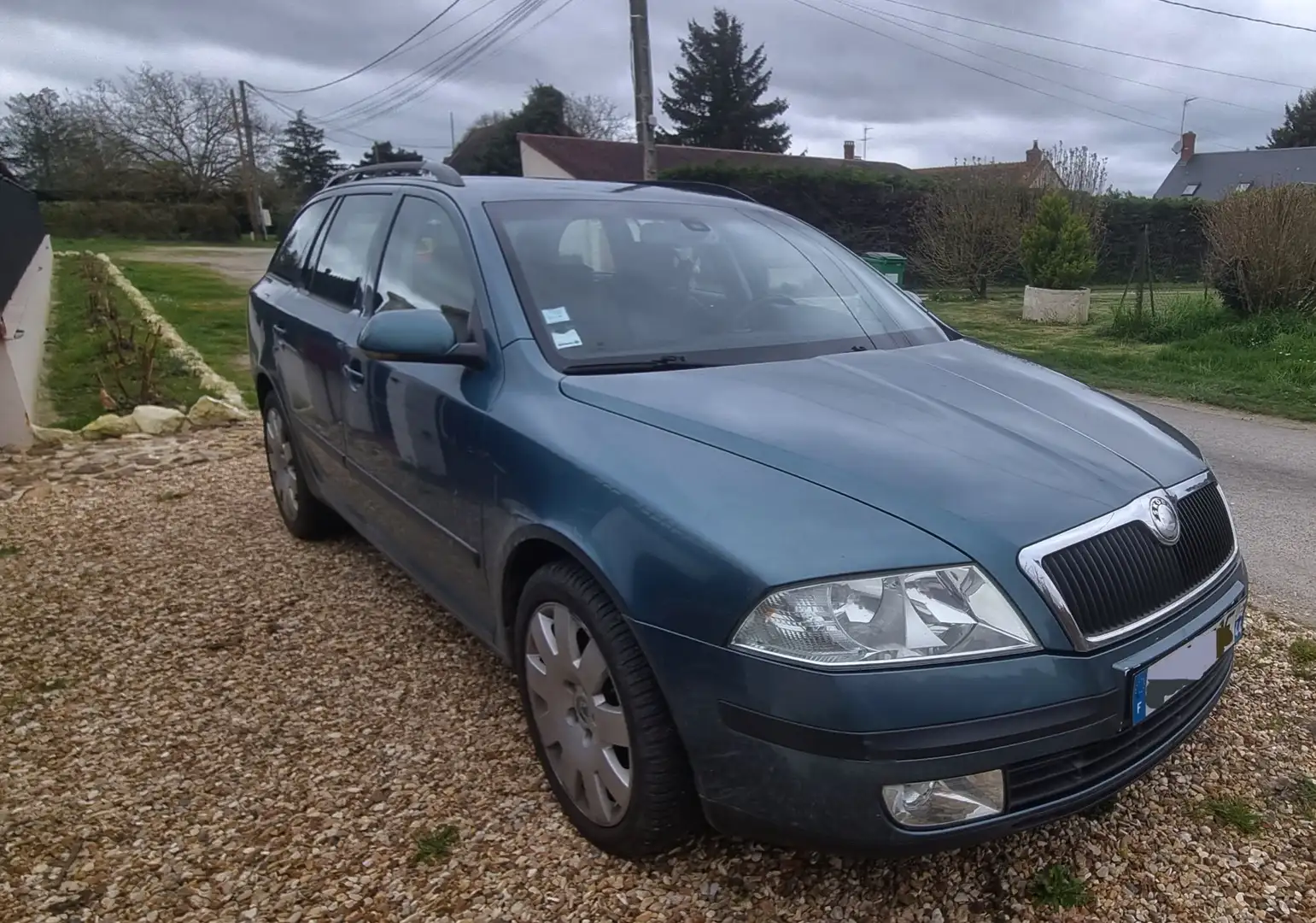 Skoda Octavia 2.0 TDI DSG Ambiente - 1