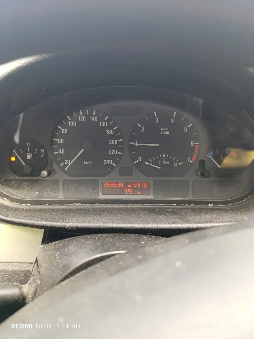 BMW 320 320i Grün - 2