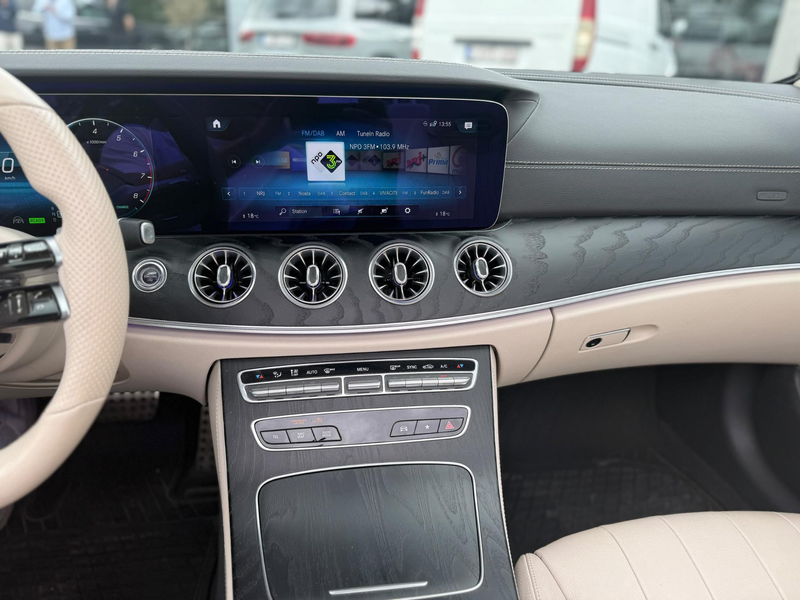 Mercedes-Benz E 200 Cabriolet E — photo 12