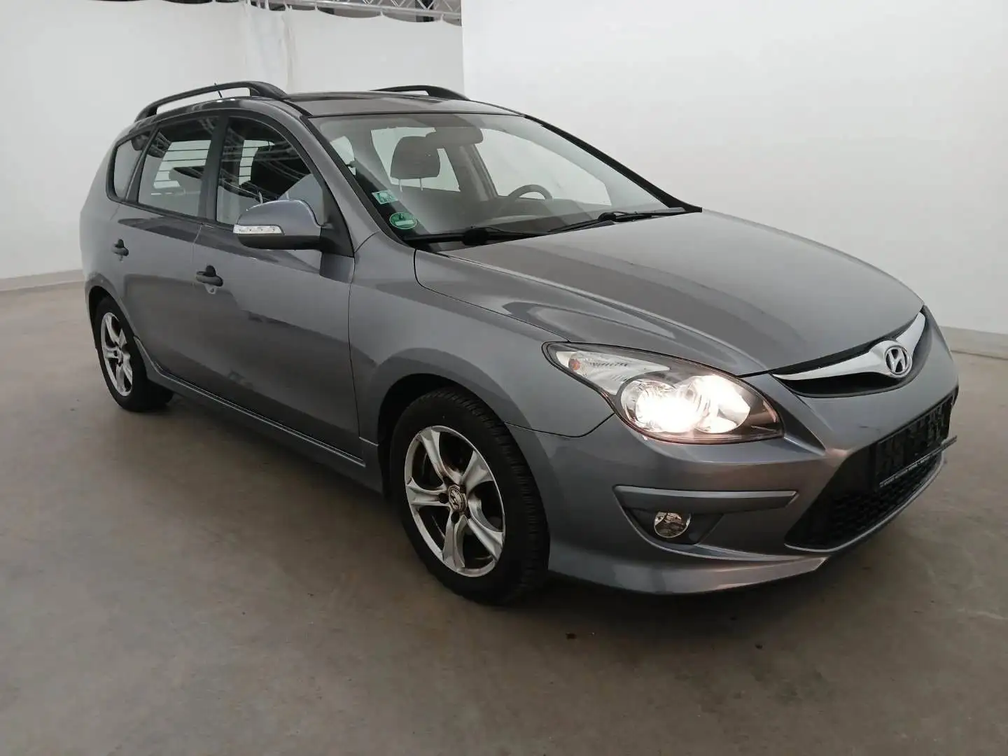 Hyundai i30 cw FIFA WM Edition*Aus 1 Hand* Gris - 1