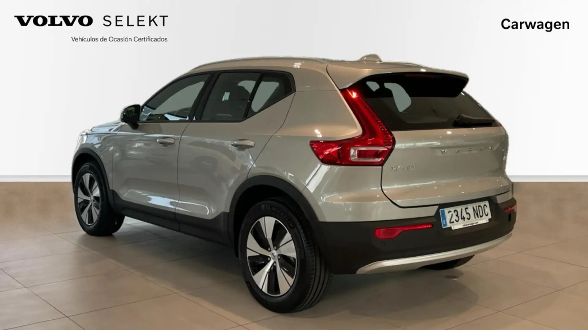 Volvo XC40 B3 Core Aut. Plateado - 2