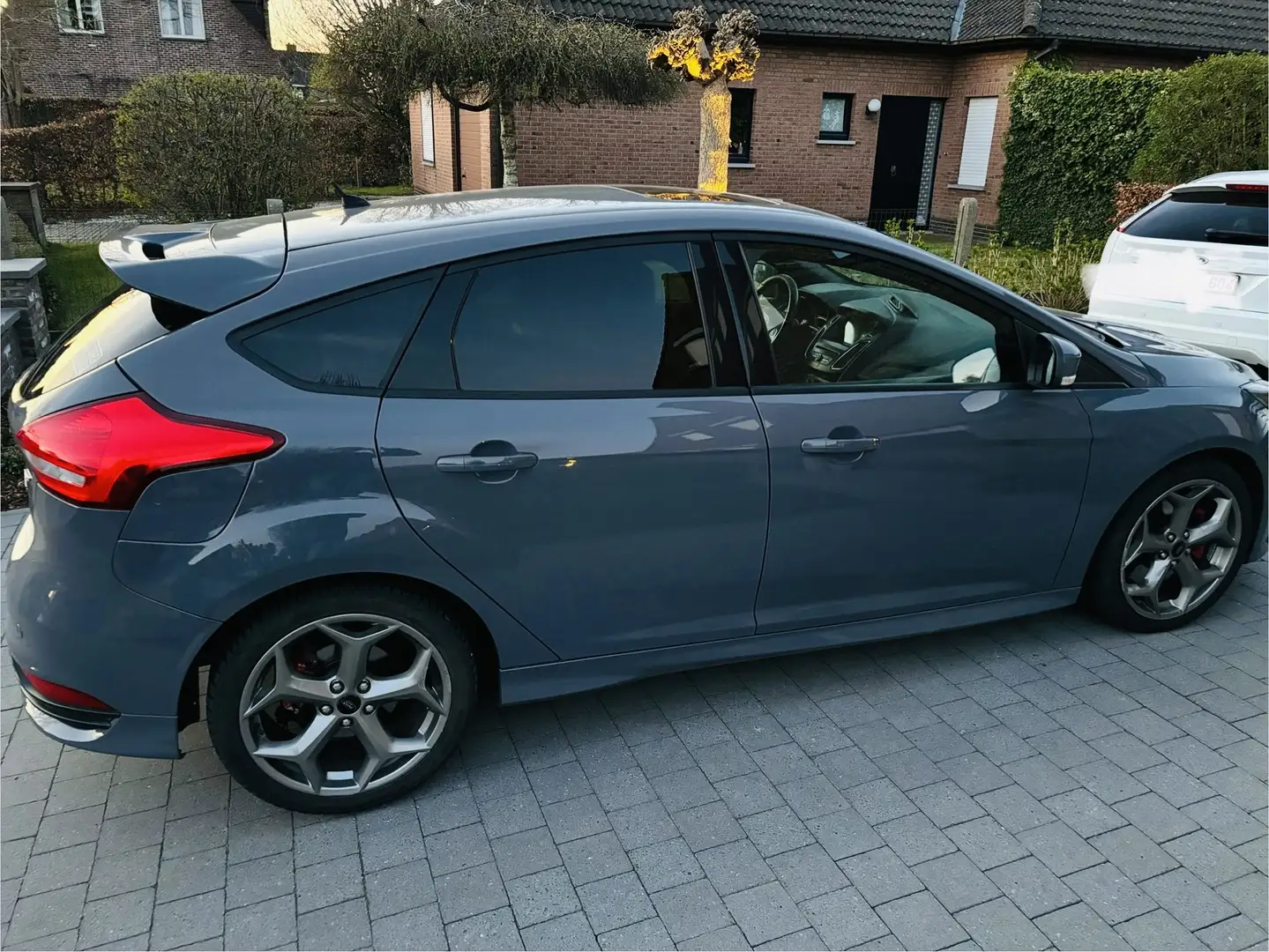 Ford Focus 2.0 EcoBoost ST mit Leder-Exclusiv-Paket - 1