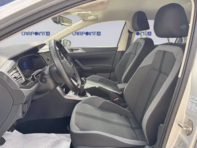 Volkswagen Polo view 11